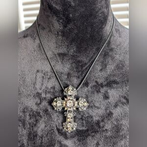 Custom Made Elegant Vintage Style Silver Cross Pendant Necklace